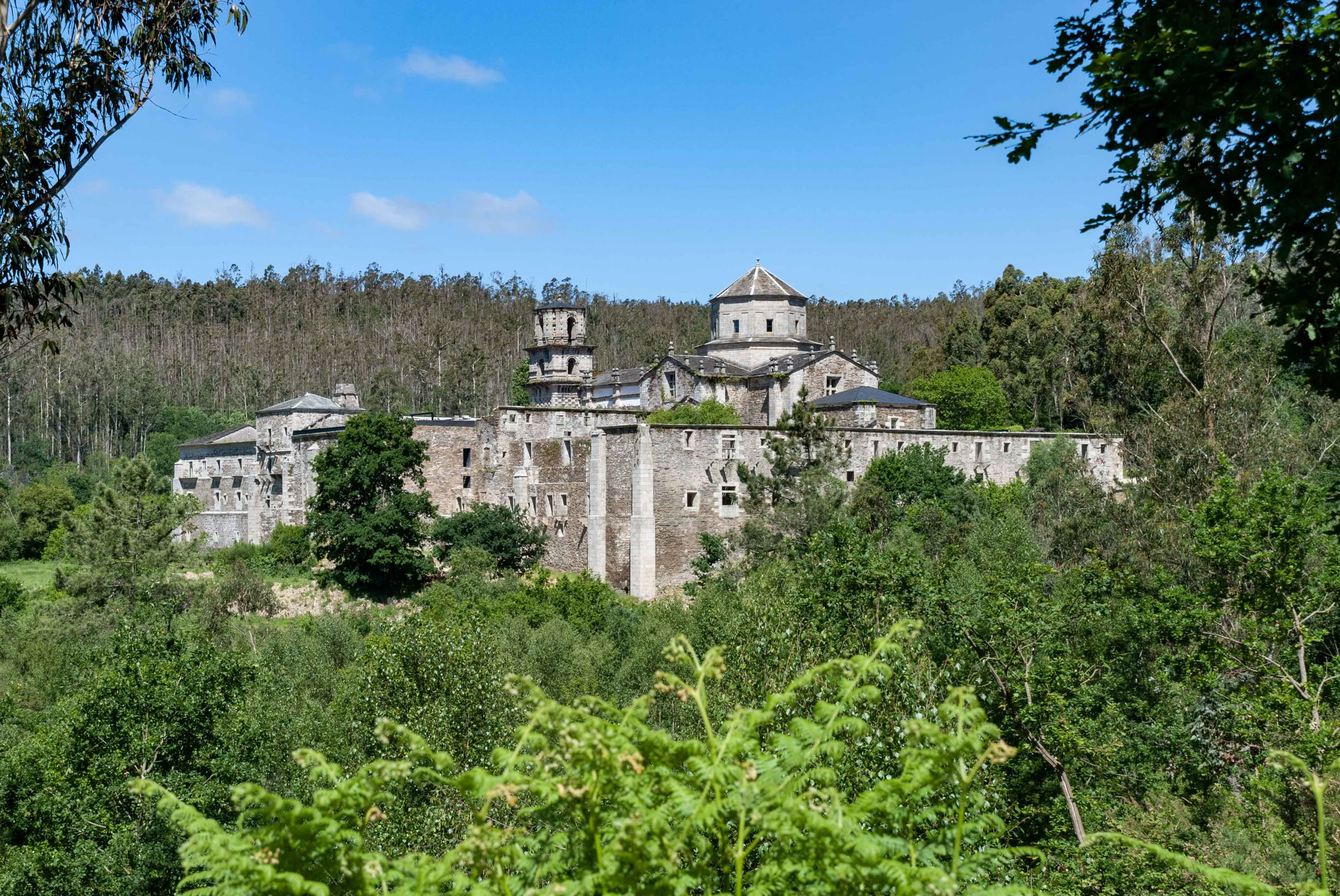 El monasterio cisterciense, santa María de Monfero