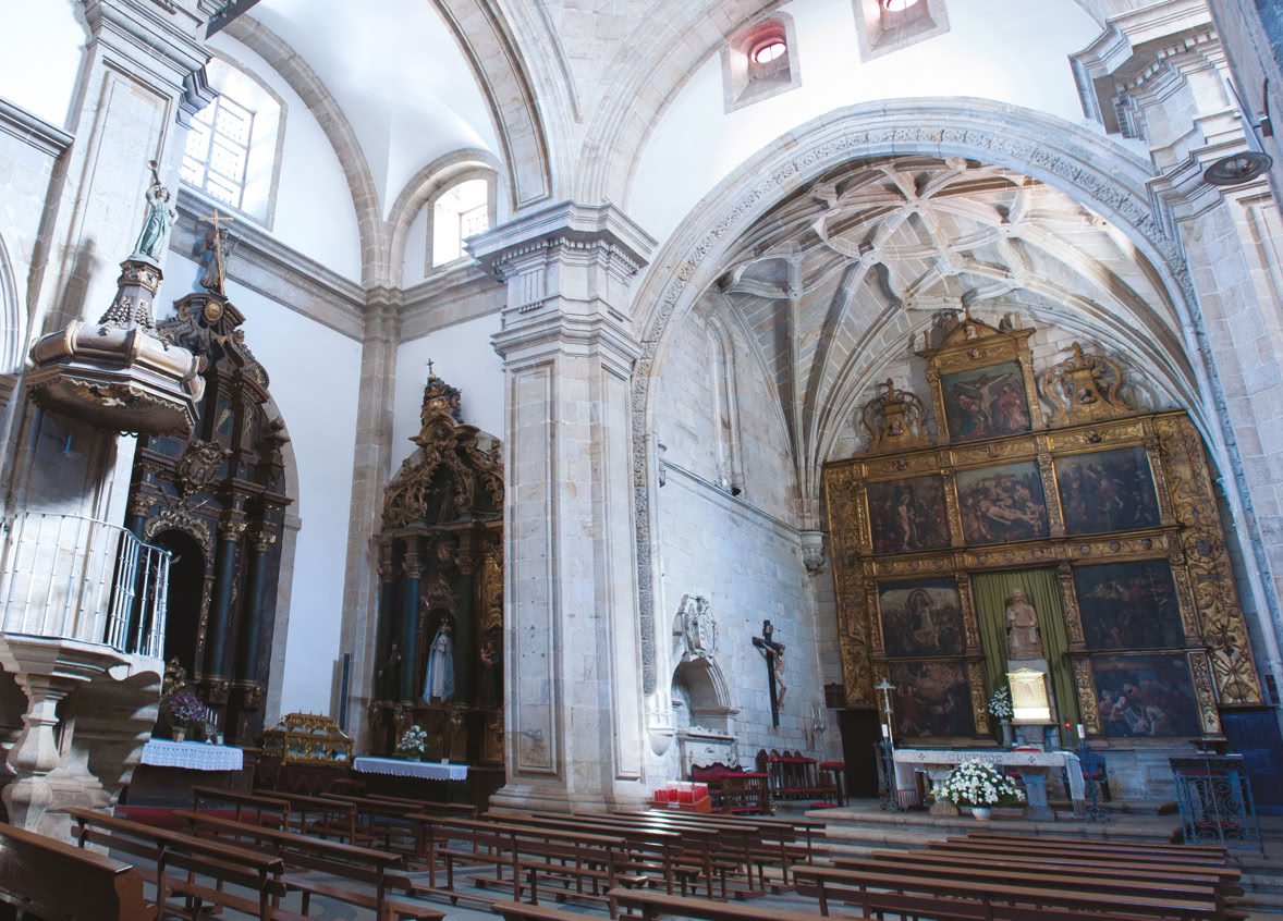 panorama iglesia Santiago de Pontedeume