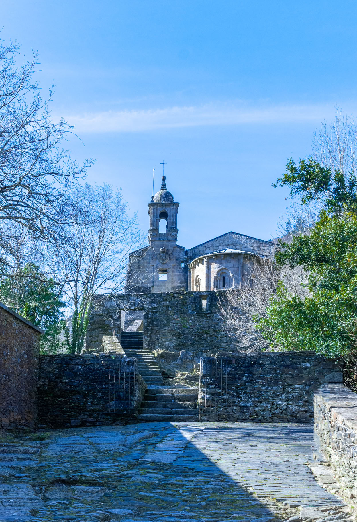 Visita el Monasterio de San Juan de Caaveiro